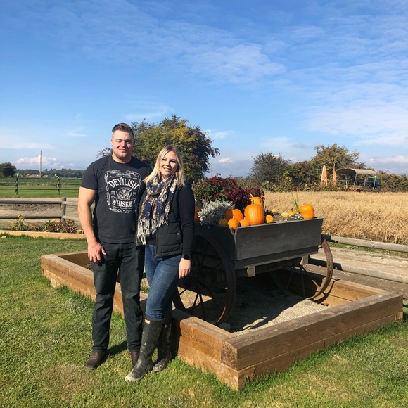 Meet your Posher, Nicole - Picture 1 of 1